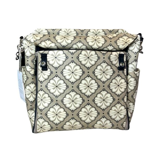 NWT Petunia Pickle Bottom Boxy Backpack Crossbody Diaper Bag Baby Bag - Picture 3 of 13